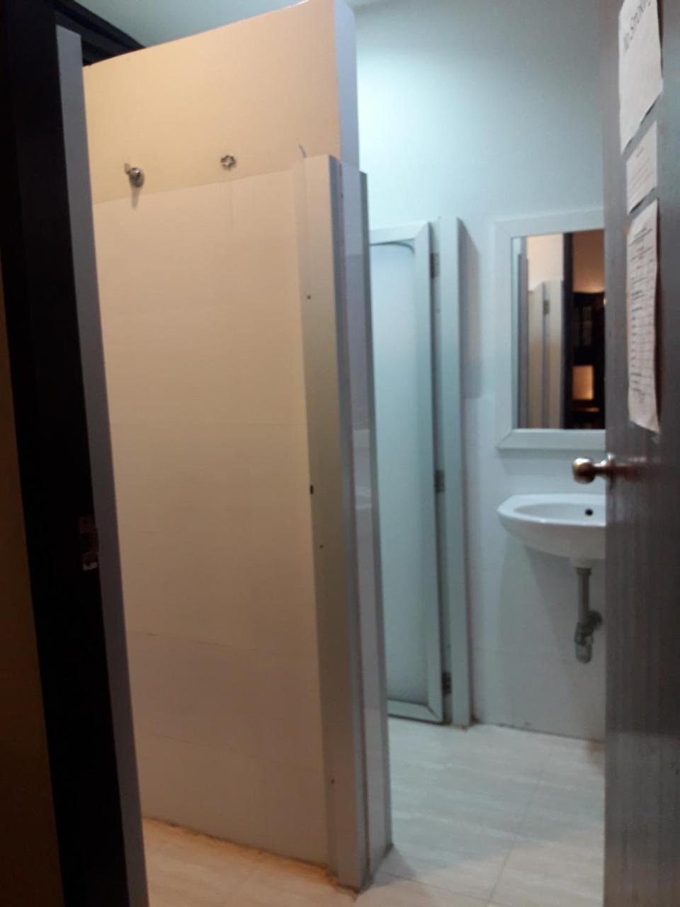House 23 Guesthouse Бангкок Екстер'єр фото