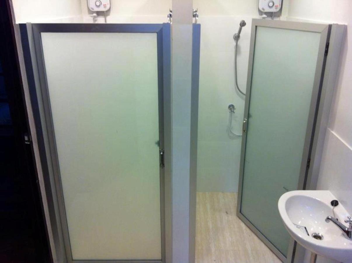 House 23 Guesthouse Бангкок Номер фото
